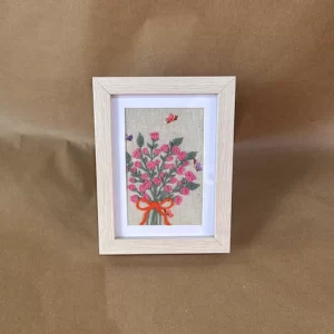 embroidered frame K02067