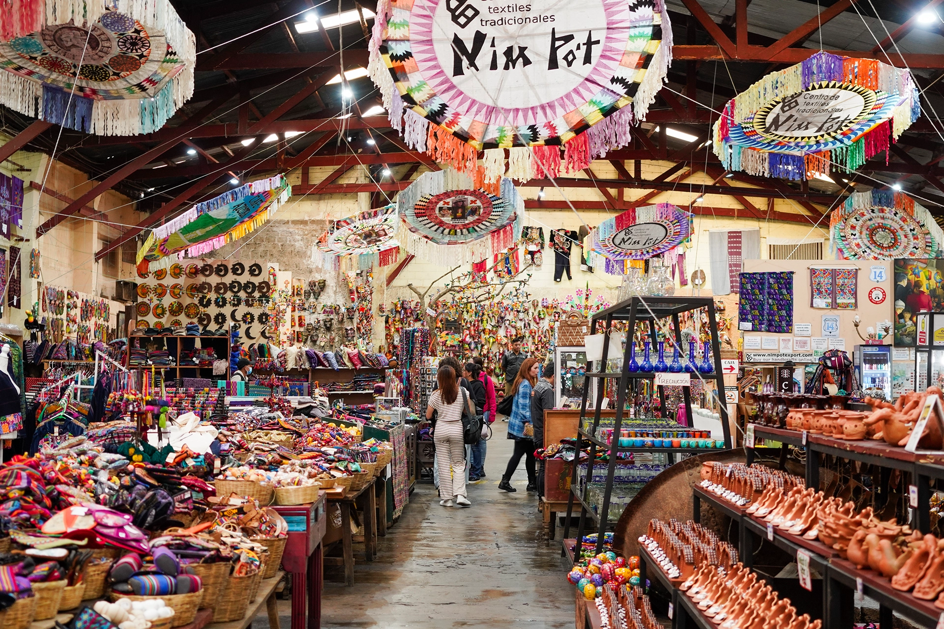 traditional-textiles-handicrafts-market-antigua-guatemala-nim-pot-1
